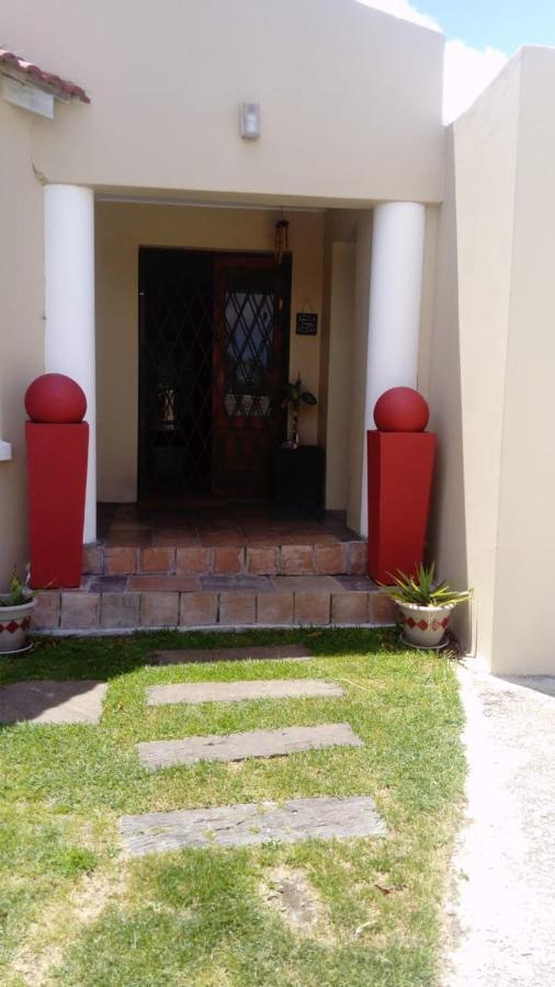 Red Pillars Hotel Puerto Elizabeth Exterior foto